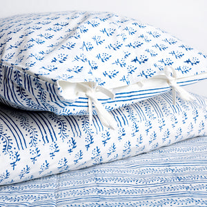 Tilonia® King Duvet Set - Centipede Stripe & Sprig in Blue