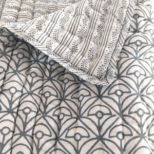 Tilonia® Queen Quilt - Mod Mum & Centipede Stripe in Grey